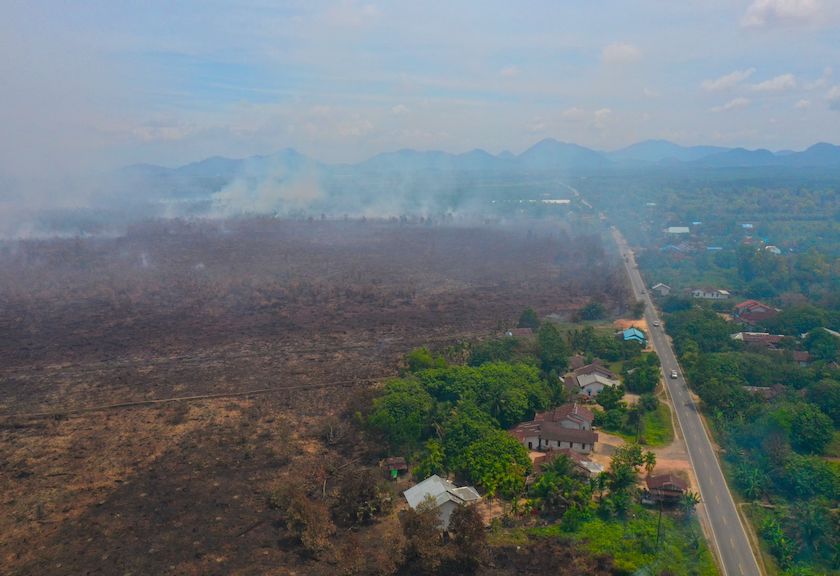 Pemantauan udara kebakaran di Desa Galang, Sungai Pinyuh, Mempawah, Kalimantan Barat, Februari 2026. Dok. Istimewa 