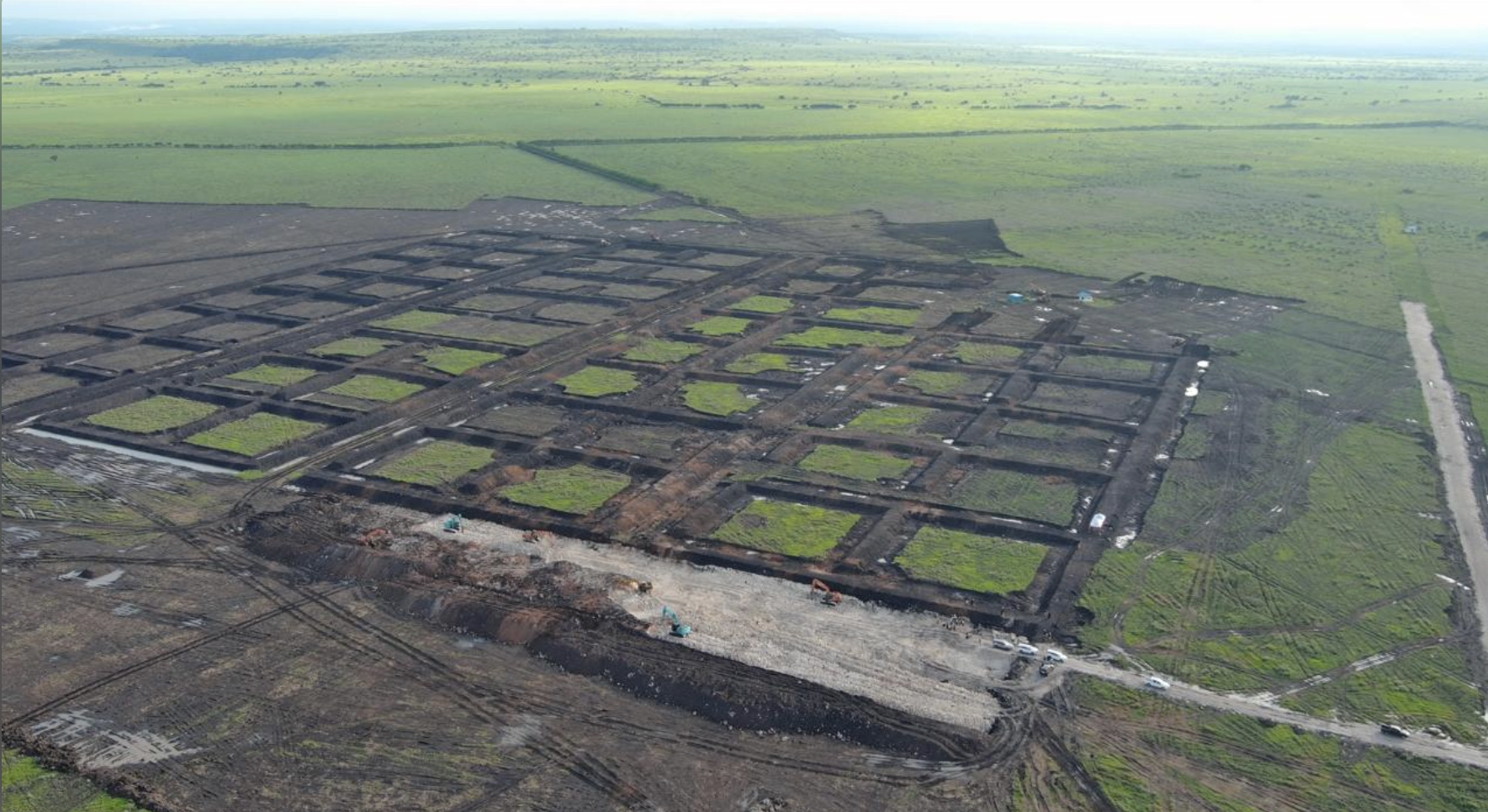 Kawasan tambak udang terintegrasi ini dikembangkan dengan konsep Integrated Shrimp Farming (ISF) di Desa Palakahembi dan Kelurahan Watumbaka, Kecamatan Pandawai, Kabupaten Sumba Timur. Foto: KKP