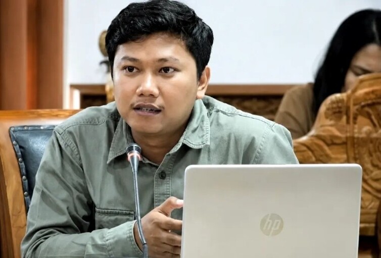 Aktivis asal Kutai Timur Erwin Febrian Syuhada menangkan sengketa informasi terkait PT KPC melawan Kementerian ESDM, Kamis, 6/8/2026. Sumber: Istimewa