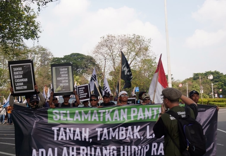 Demontrasi nelayan dan petani menolak PSN revitalisasi tambak di pesisir Jawa Barat, di Jakarta (24/9/2026). Sumber: Walhi Jabar