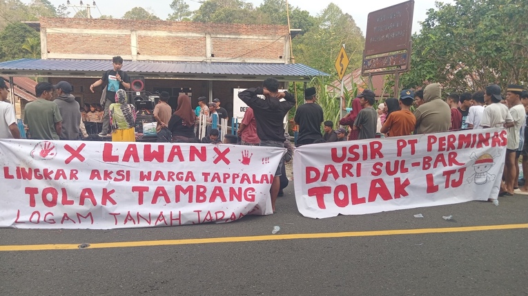 Aksi warga Desa Takandeang, Mamuju, Sulawesi Barat, menolak tambang Tanah Jarang PT Perminas. Foto Celebes Justice Initiative