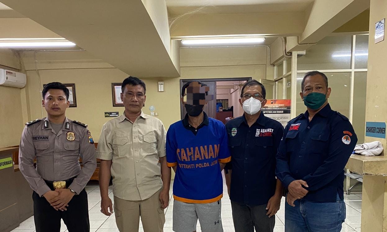Buron Dua Tahun Pemilik Kayu Merbau Ilegal Ditangkap